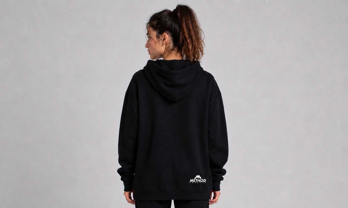 SUDADERA CON CAPUCHA PUTAS REGLETAS NEGRA